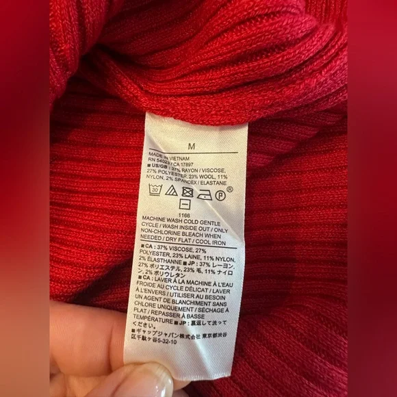 Banana Republic Red Off The Shoulder Sweater - Picture 7 of 9